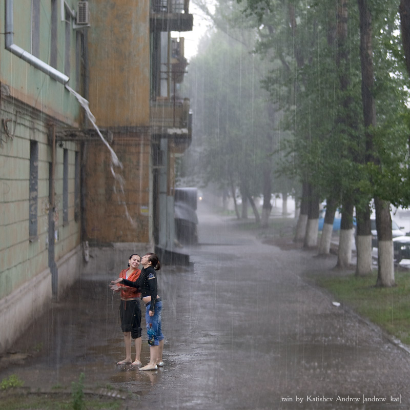 Розовые соски под дождем