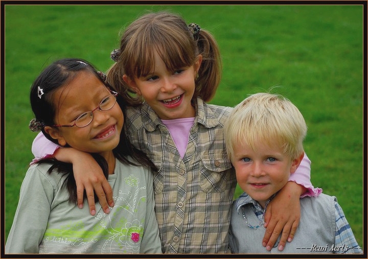 photo "best friends" tags: portrait, reporting, children