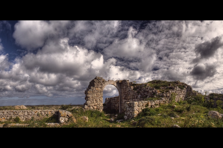 photo "Sky of the past" tags: landscape, travel, Europe, clouds