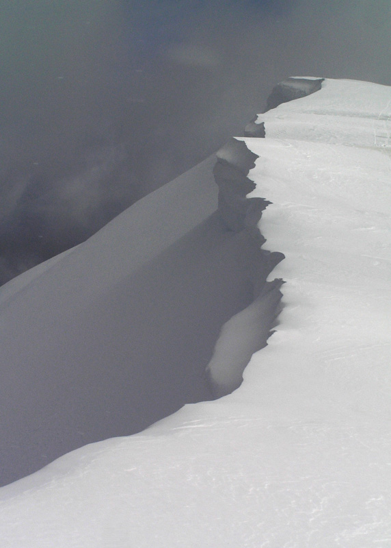 photo "Cornice Forming" tags: landscape, mountains, winter