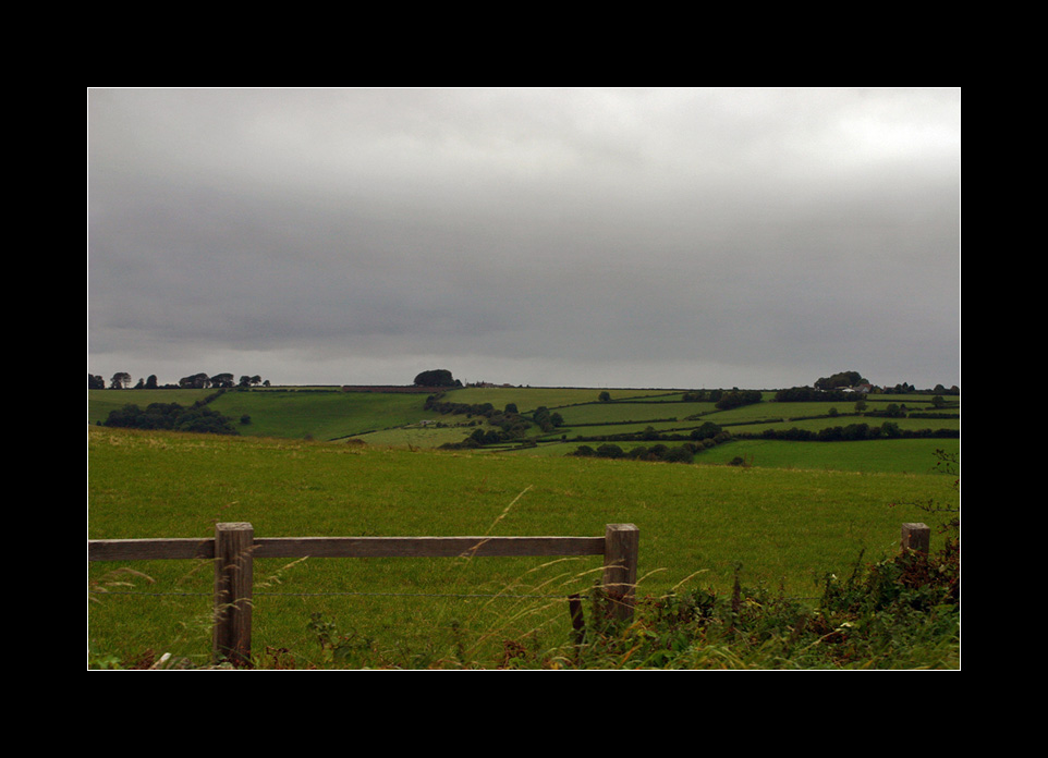 photo "Landscape with a fence" tags: landscape, travel, Europe