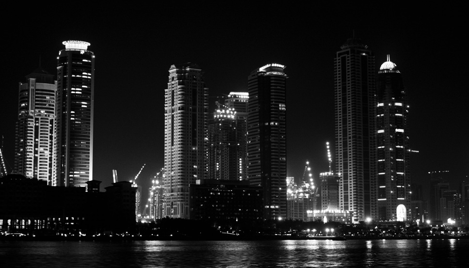 photo "Dubai at Night" tags: city, black&white, 