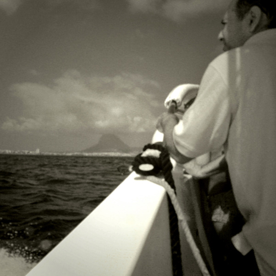 photo "The Boatman" tags: black&white, landscape, water