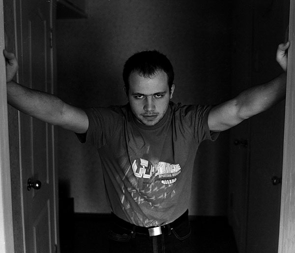 photo "Portrait in low key" tags: portrait, black&white, man