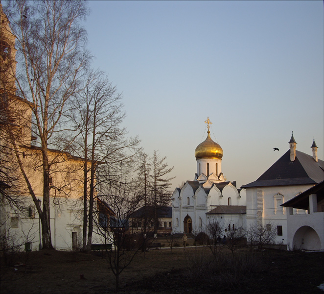 фото "Дворик Саввин-Сторожевского..." метки: архитектура, пейзаж, 