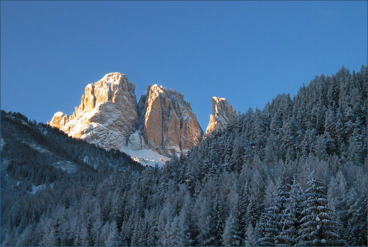 photo "Stone in a frame" tags: landscape, travel, Europe, mountains