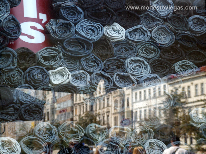 photo "jeans" tags: abstract, travel, Europe