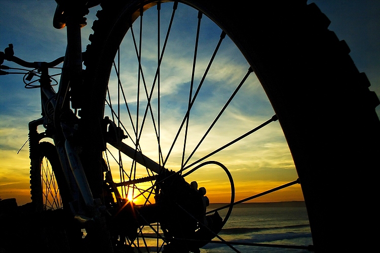 photo "Big Bike" tags: landscape, sunset, water