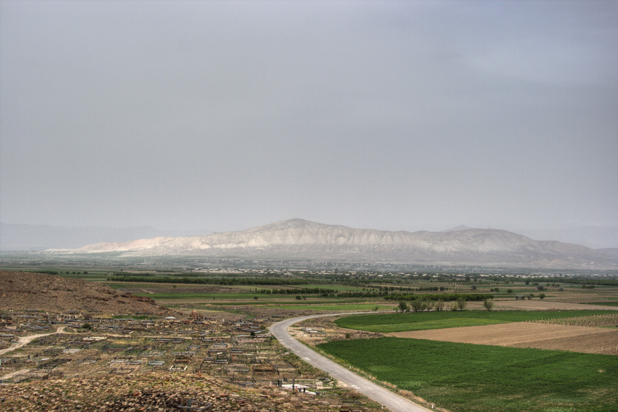 photo "Graveyard and Ararat valley" tags: landscape, mountains, spring