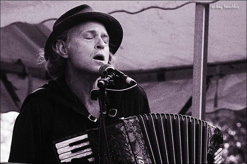 photo "Accordionist" tags: portrait, man