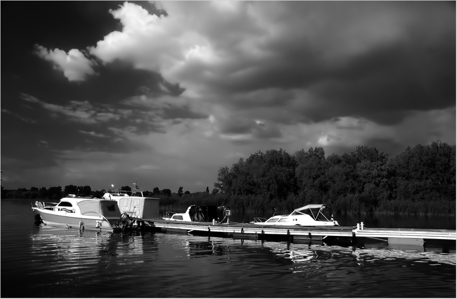фото "Danube river" метки: черно-белые, пейзаж, вода