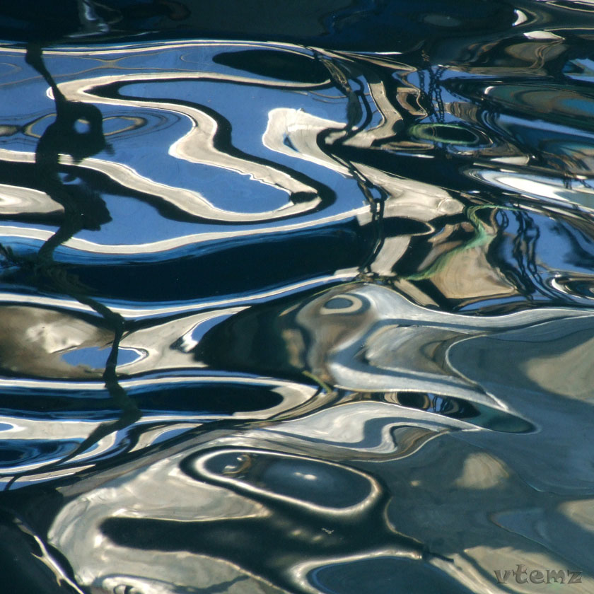 photo "Harbour reflections" tags: abstract, 