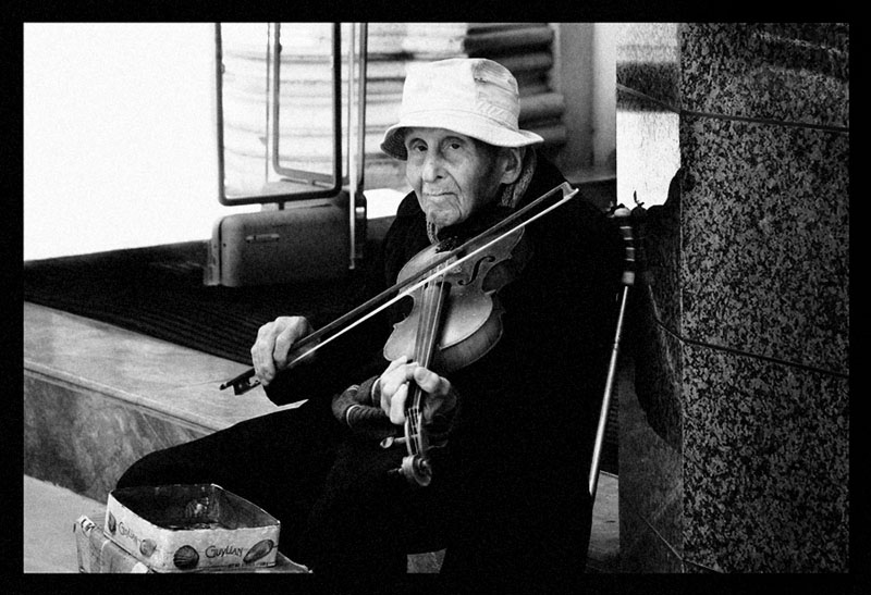photo "his music" tags: portrait, black&white, 