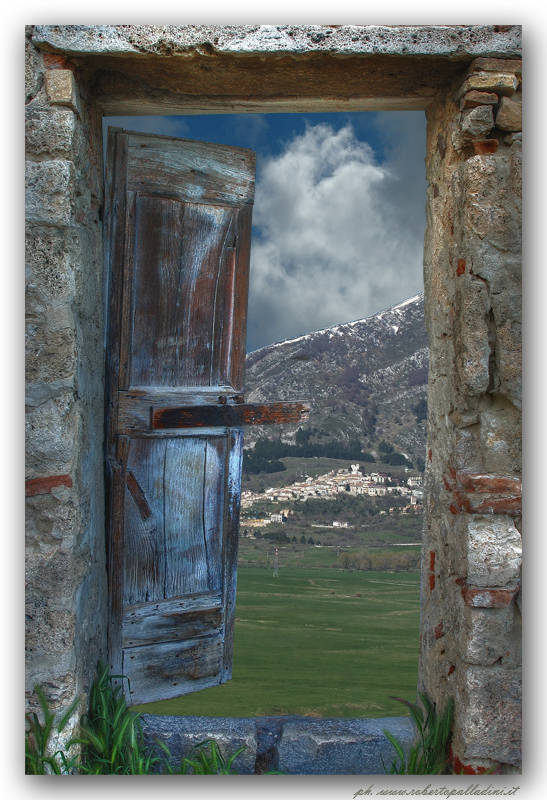 photo "The door on the nature" tags: montage, landscape, mountains