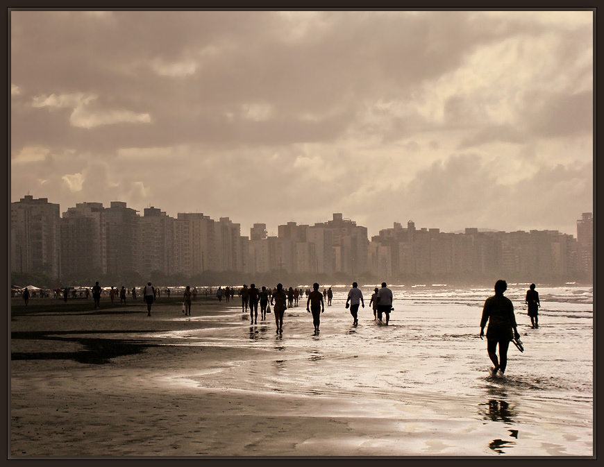 фото "Walking in the beach..." метки: пейзаж, закат