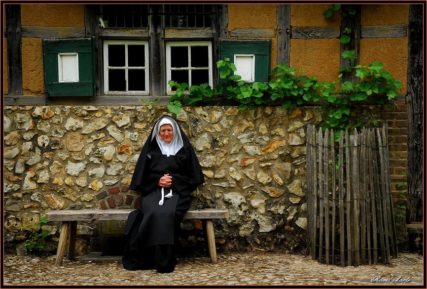 фото "praying nun" метки: портрет, репортаж, женщина