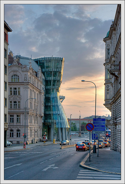 photo "Dancing house" tags: architecture, travel, landscape, Europe