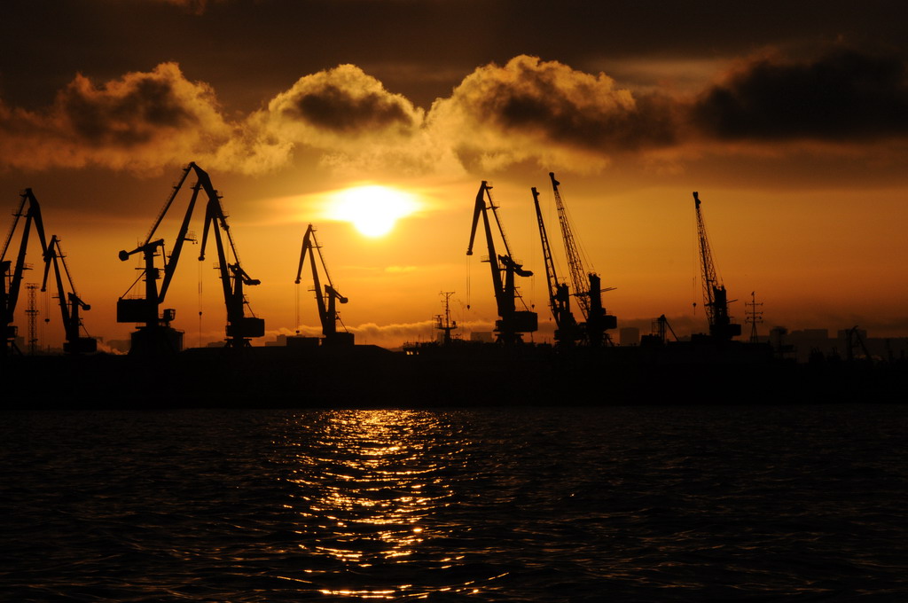 photo "The Baku Sea Port" tags: landscape, sunset