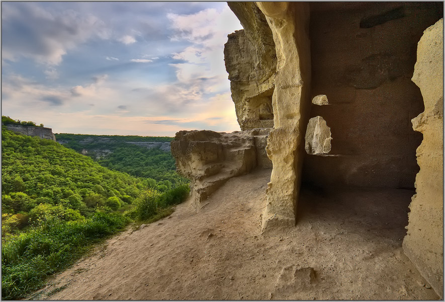 photo "the grotto town" tags: landscape, mountains