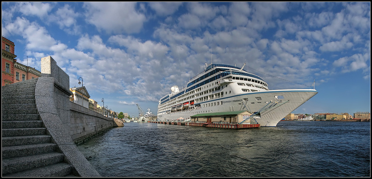 photo "St. Petersburg. A ship from the quay" tags: , 