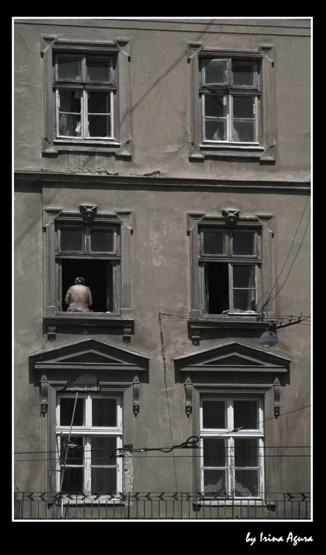 photo "Windows: new version" tags: genre, city, 