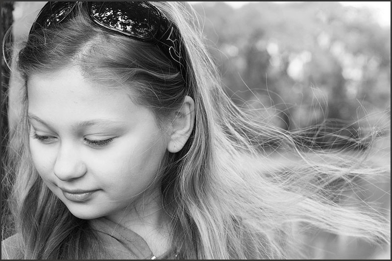 photo "Wind." tags: portrait, black&white, children