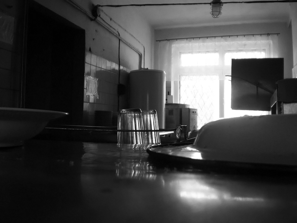 photo "School  canteen" tags: black&white, interior, 