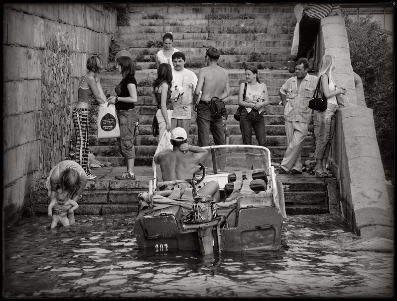 photo "***" tags: genre, black&white, 