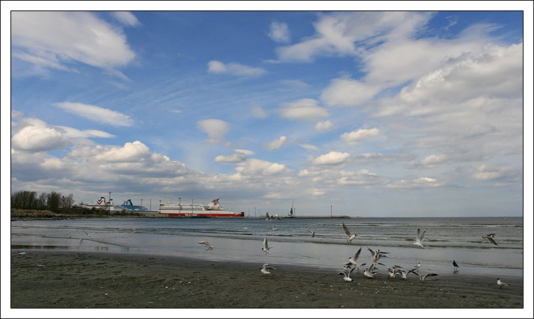 photo "Sky. Seagulls. Ferries ..." tags: travel, landscape, Europe, spring