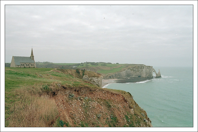 photo "Etretat, Notre Dame de la Garde" tags: landscape, travel, Europe, mountains