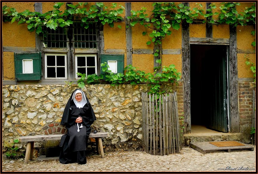 photo "sister Maria" tags: portrait, architecture, landscape, woman