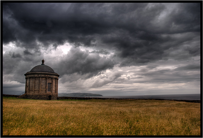 фото "Mussenden Temple" метки: пейзаж, облака