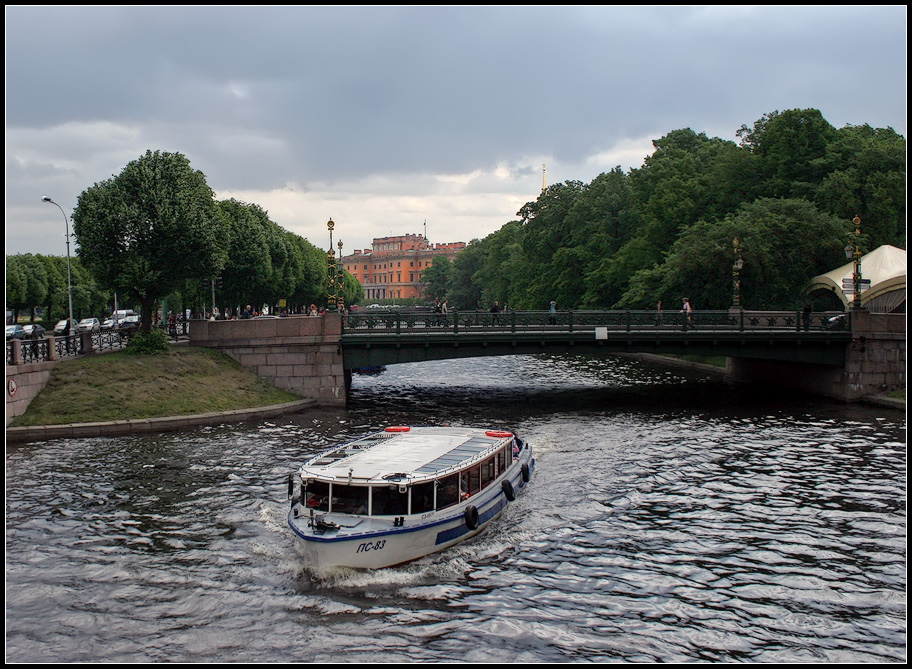photo "on the rivers and channels of St. Petersburg" tags: , 