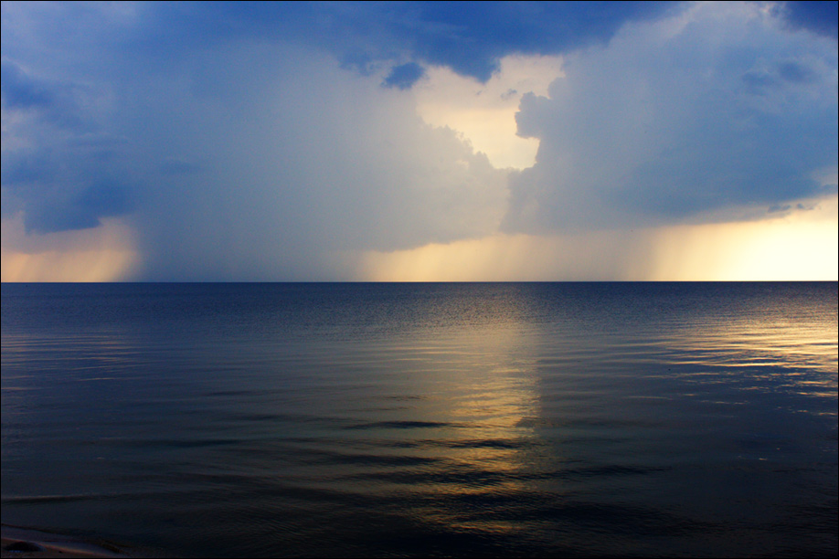 photo "Rybinskoe Sea" tags: landscape, clouds, water