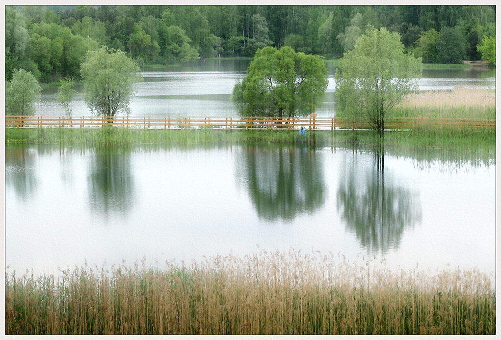 photo "Landscape with fisherman" tags: , 