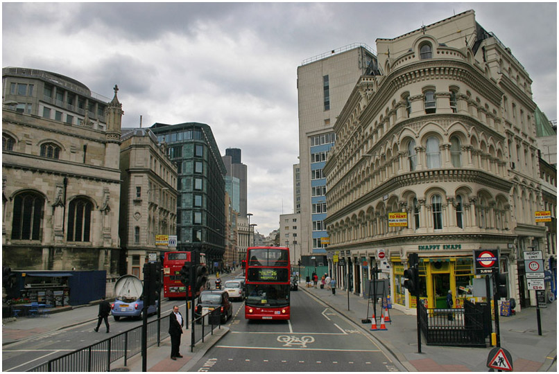 photo "Red buses in streets of London." tags: architecture, travel, landscape, Europe, Лондон