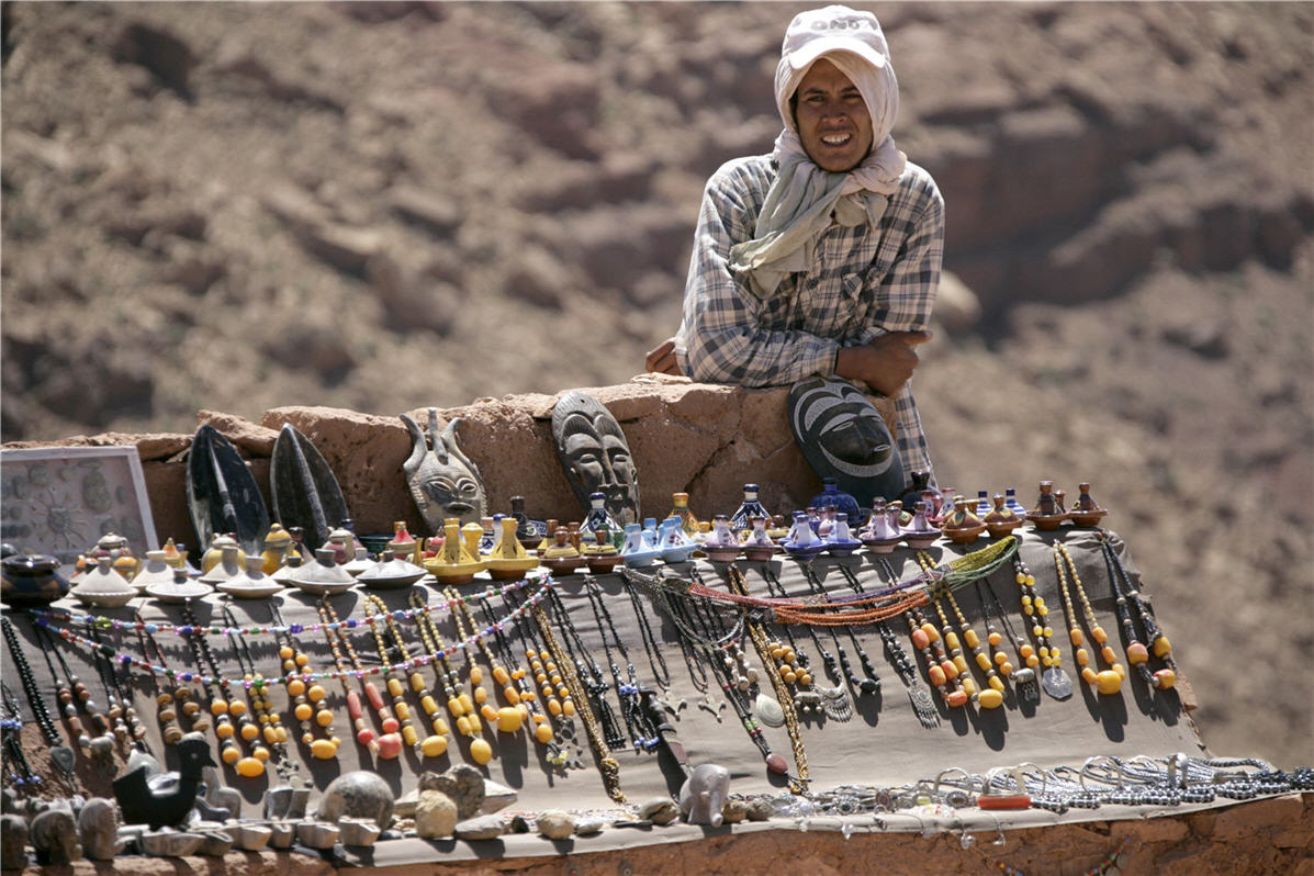 фото "Necklace seller" метки: путешествия, портрет, Африка, мужчина