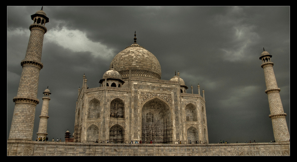 photo "Facing the Storm" tags: travel, architecture, landscape, Asia