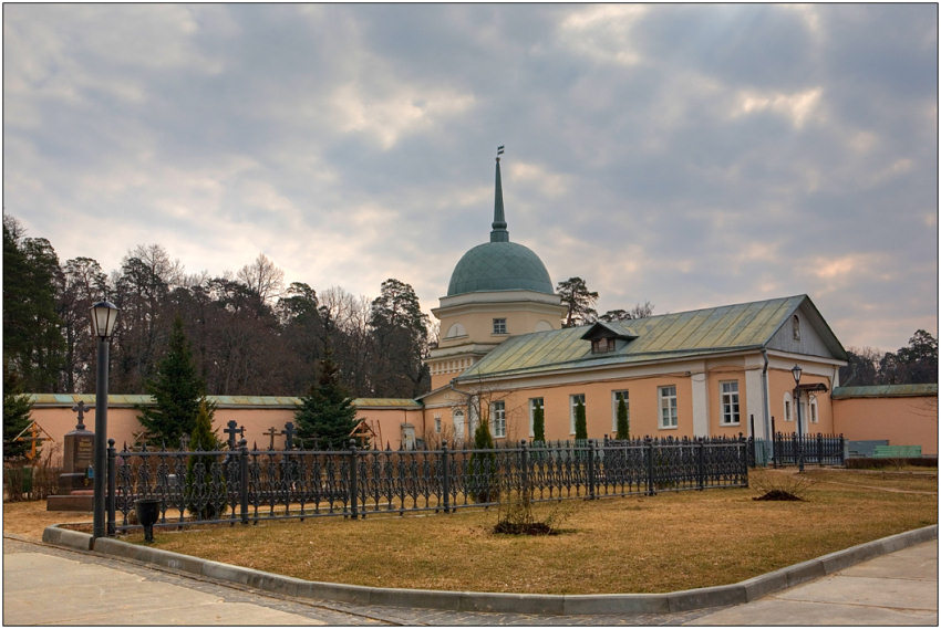photo "The marble sky" tags: architecture, landscape, clouds