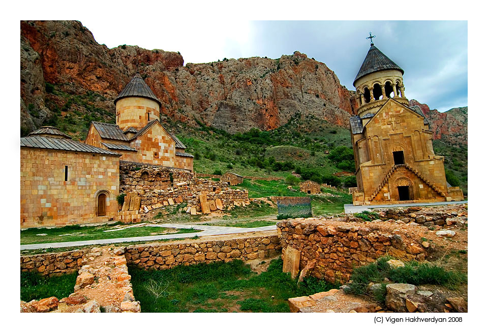 фото "Noravank...two churches" метки: архитектура, путешествия, пейзаж, 