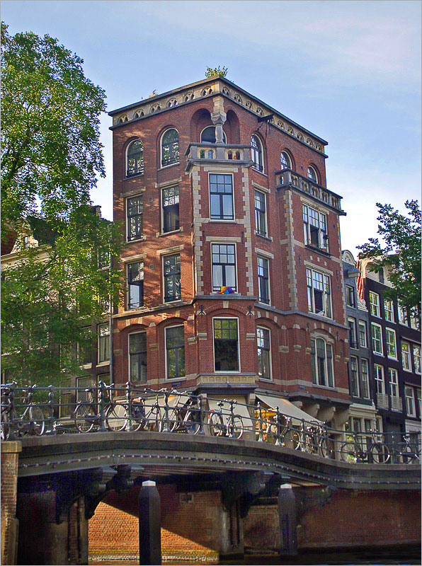 photo "Amsterdam - a city bike 2)))" tags: architecture, travel, landscape, Europe