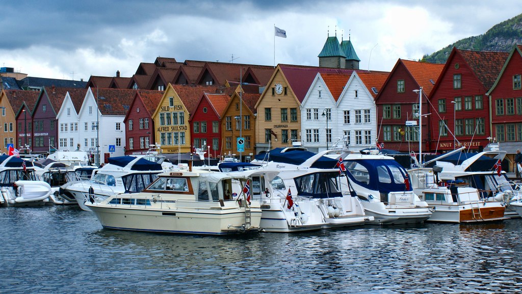 photo "Small houses of Bryggen" tags: architecture, travel, landscape, Europe