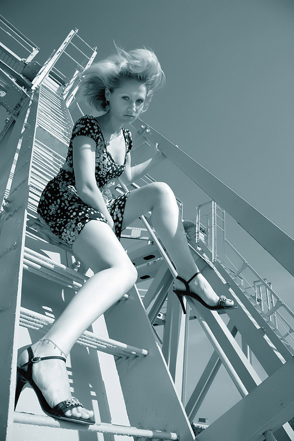 photo "industrial" tags: glamour, portrait, woman