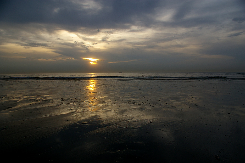 photo "***" tags: landscape, clouds, water