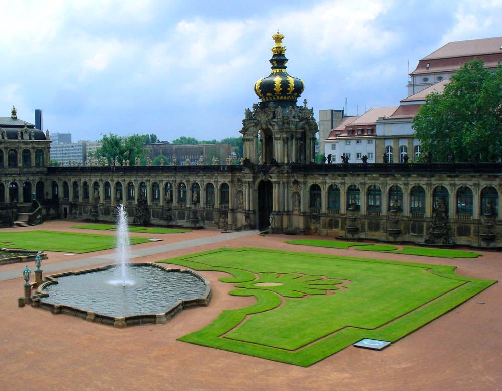 фото "Дворик." метки: архитектура, путешествия, пейзаж, Европа