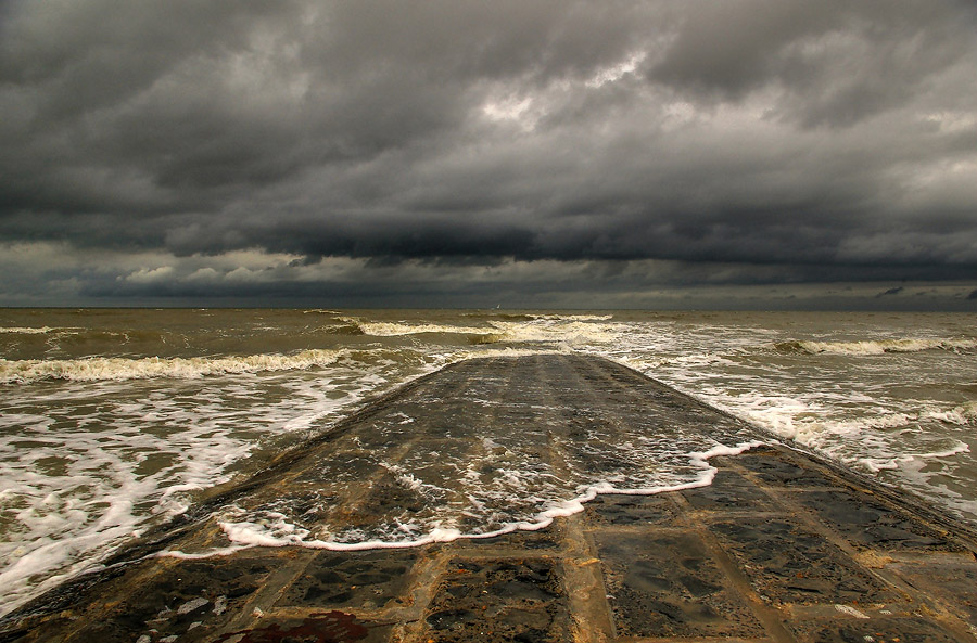 photo "Before The Storm" tags: landscape, clouds, water