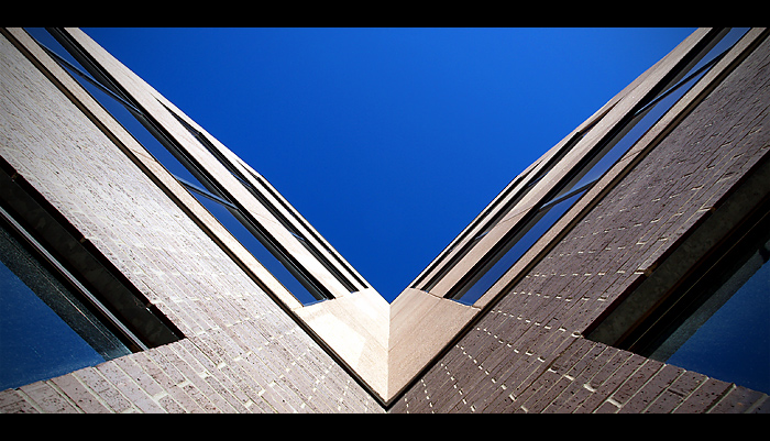 photo "Ying-Yang" tags: architecture, abstract, landscape, 