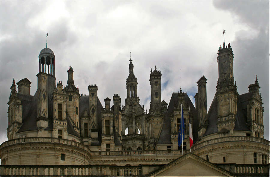 photo "Roofs and chimneys Castle Shambor" tags: architecture, travel, landscape, Europe