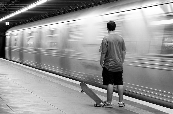 photo "missed the train" tags: city, black&white, 