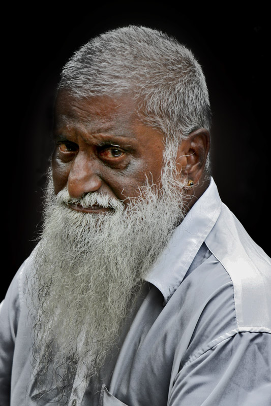 photo "Man with ear-tag" tags: portrait, children